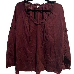 Old Navy maroon top.